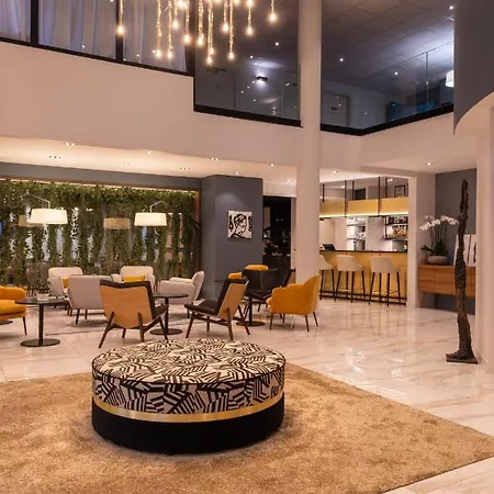 L'amiraute Hotell 4*