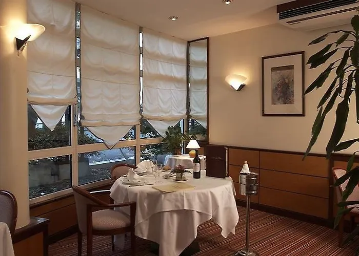 L'amiraute Μπρεστ