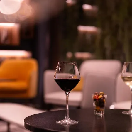 拉米劳特布尔斯特酒店