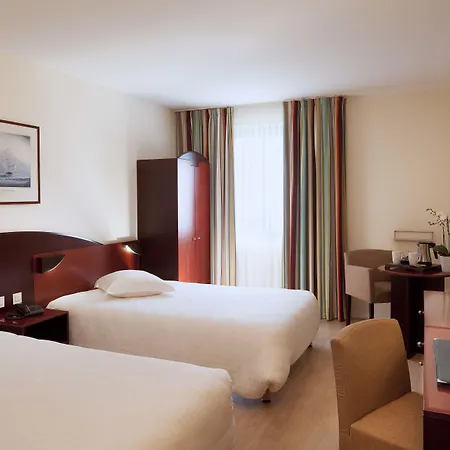 Hotel L'amiraute 4*