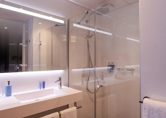 מלון L'amiraute 4*